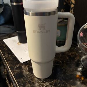 Stanley Classic White with Handle